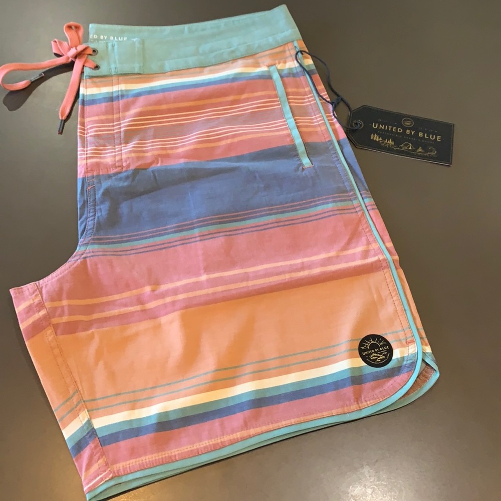 UNITED BY BLUE,  MENS ORGANIC SCALLOP BOARD SHORT, NEW Scallop